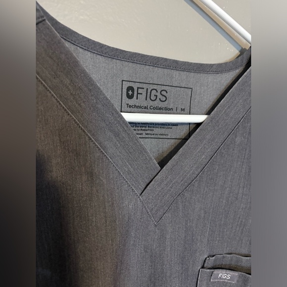 FIGS Scrub Top - Picture 2 of 5